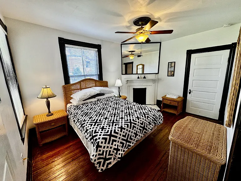 1316 Harrison St — Photo 16