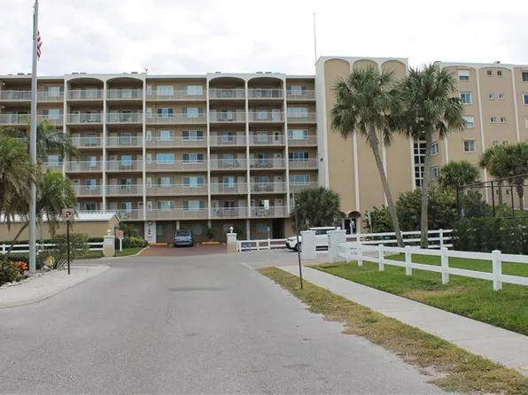 5200 Gulf Dr Unit 201, Holmes Beach, FL 34217