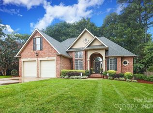7003 Waggoners Glen Ln, Charlotte, NC 28226