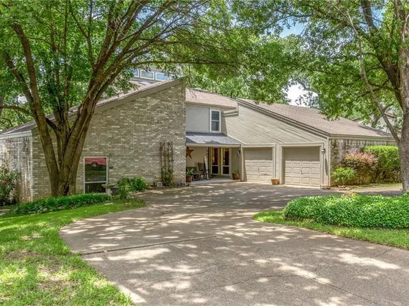 902 Portofino Dr, Arlington, TX 76012