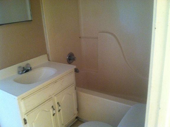 4th image of 2205 Piedmont Ave