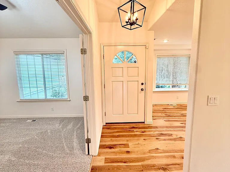 1774 N Sevenoaks Way — Photo 3