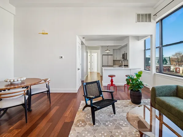 300 Communipaw Avenue image 10 of 43