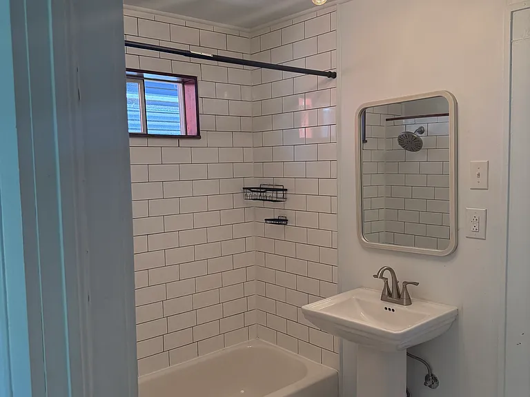 320 W 7th Ave — Photo 10
