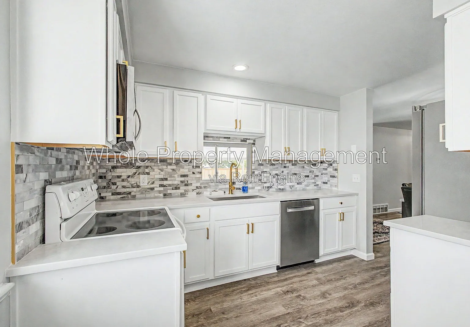 5 bed, 3.0 bath, 2428 sqft, $3,350 — Photo 3