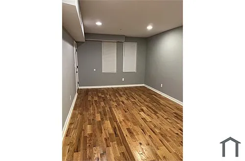 1811 H Pl NE Photo 1