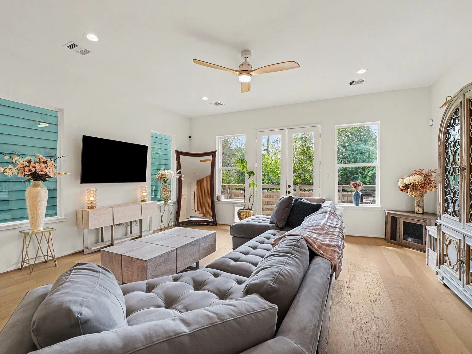 3 bed, 2.5 bath, 1867 sqft, $3,000 — Photo 3