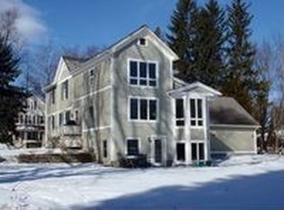 105 Gray St, Amherst, MA 01002