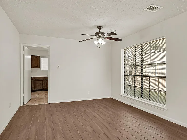 4910 Brownfields Ct — Photo 12