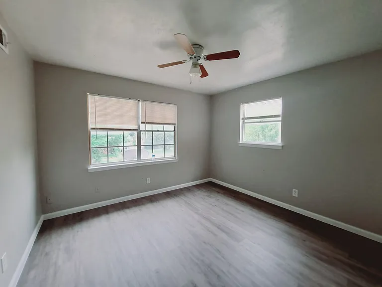 633 Rutgers Dr — Photo 21