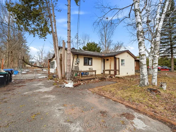 2038 Saint Johns Rd, Innisfil, ON L9S 1V4