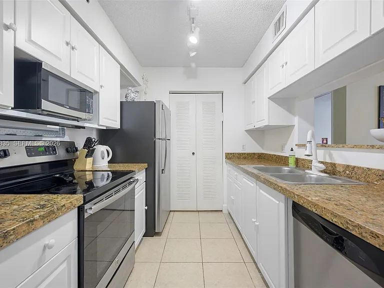 19555 E Country Club Dr #8303 — Photo 9