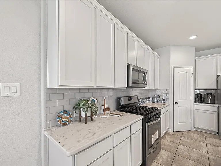 3723 Lake Varano Cir — Photo 13