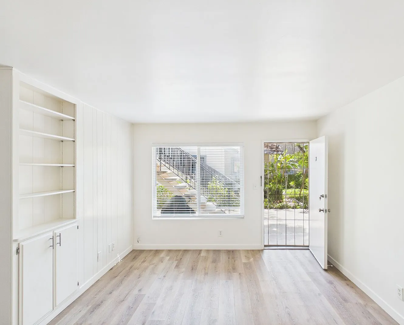4582 Maryland Street — Photo 4