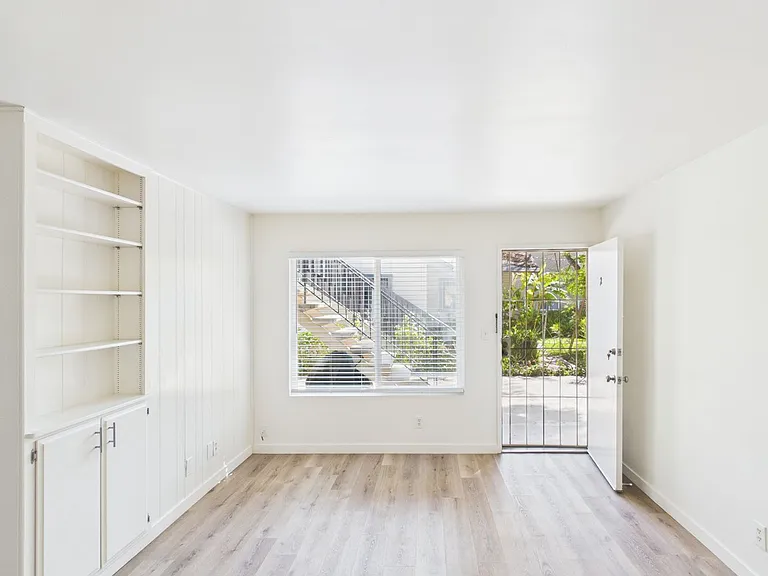 4582 Maryland Street — Photo 5