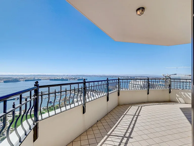 700 W Harbor Dr W #2902 — Photo 57