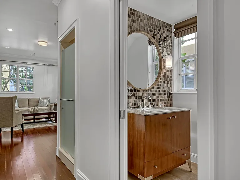 72 SE 6th Ave E #Townhouse C — Photo 18