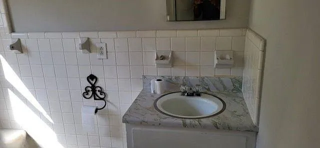513 Center St — Photo 3