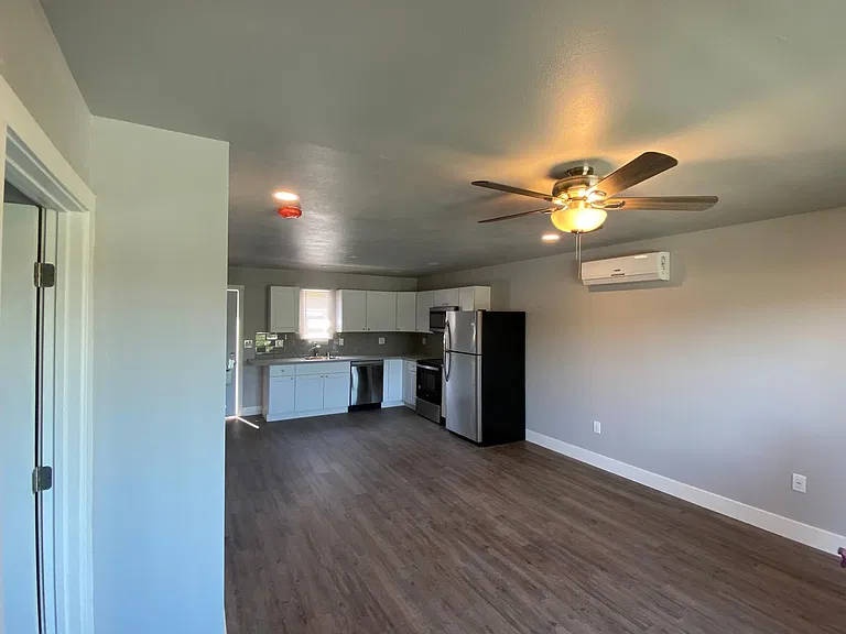 6370 Cleo St — Photo 6