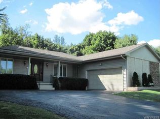 952 Hillside Dr, Lewiston, NY