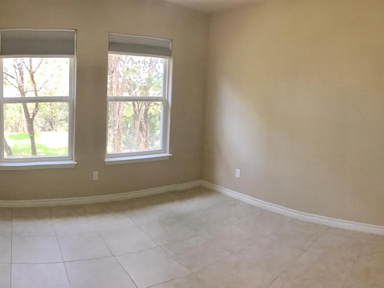 391 Windy Hill Dr — Photo 8