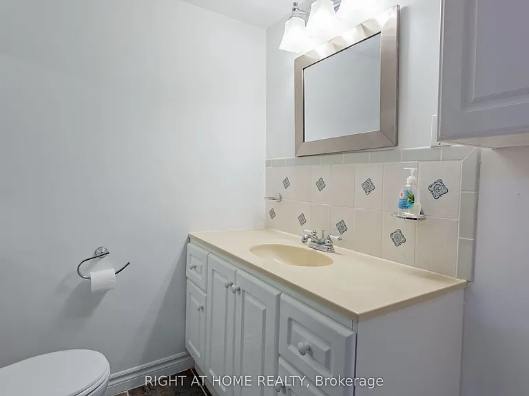 69 Alayne Cres — Photo 31