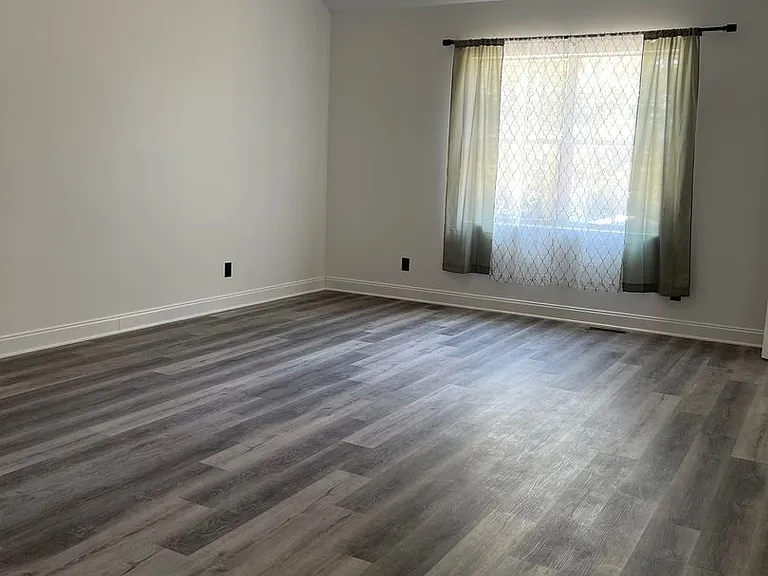1395 Willow Creek Ln — Photo 16