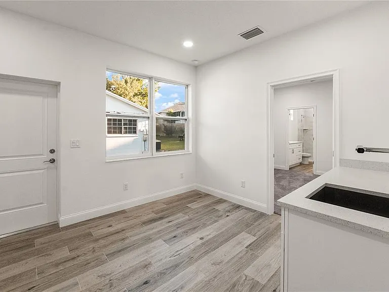 5352 Lowell Ave — Photo 12