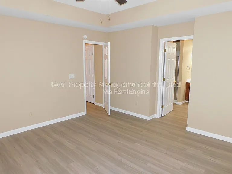7185 Avenbury Cir — Photo 11