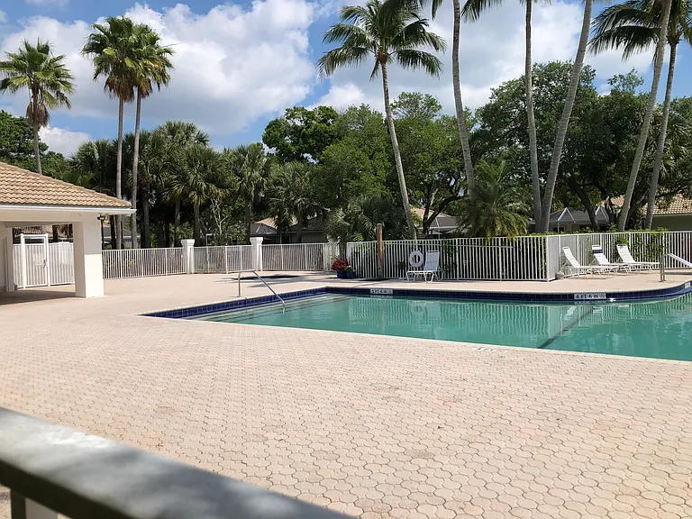 7102 Geminata Oak Ct — Photo 5