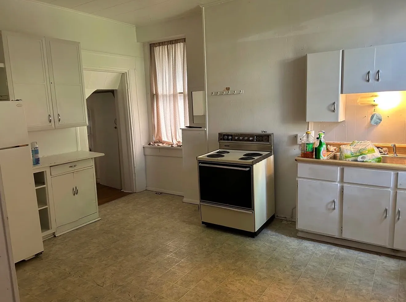 3 bed, 1.5 bath, 1782 sqft, $900 — Photo 2
