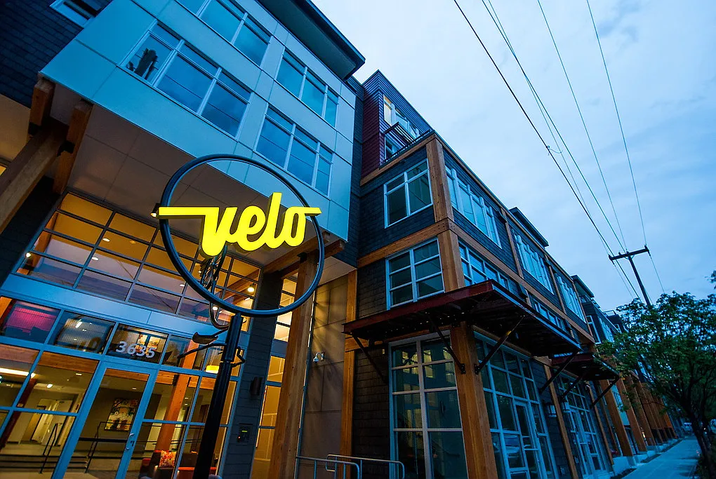 Velo and Ray — Photo 1