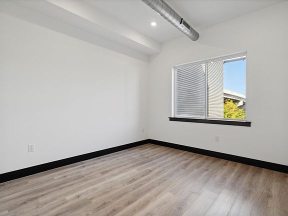 5th image of 105 Callowhill St #C