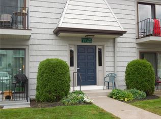 17-3 High Gate Trl, Fairport, NY 14450