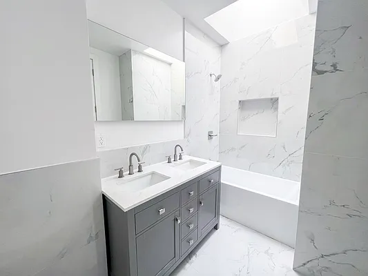 Rented by EXR | media 3