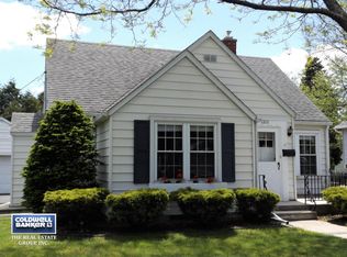 1213 Fairmont Ln, Manitowoc, WI 54220