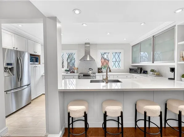 3360 Council Ring Rd #10, Mississauga, ON L5L 2E4