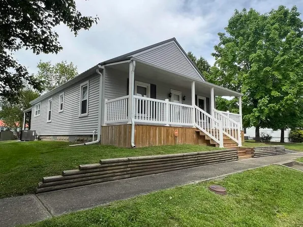 2704 Cherry St, Mount Vernon, IL 62864