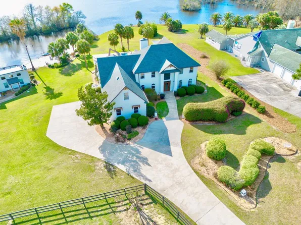 943 Basswood Rd, Douglas, GA 31535