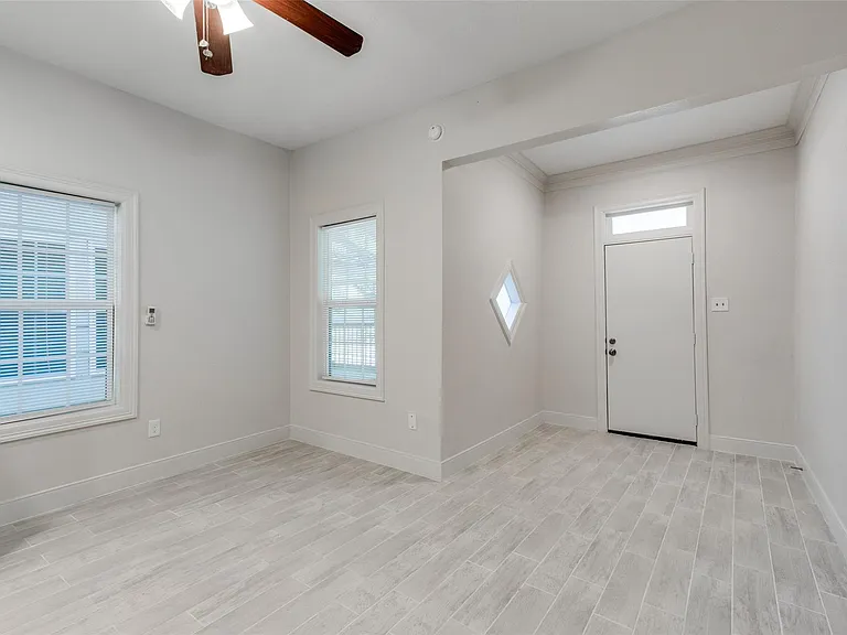 7133 Avenue C — Photo 6