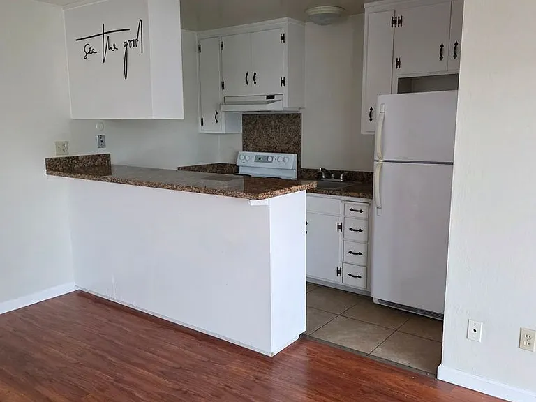 4033 Hamilton Ave #E7 — Photo 7