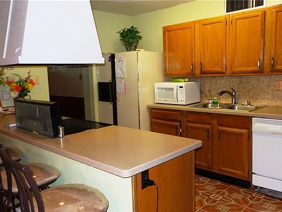 4th image of 4833 Garvin Dr