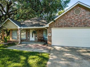 106 Hillcrest St, Lake Dallas, TX 75065