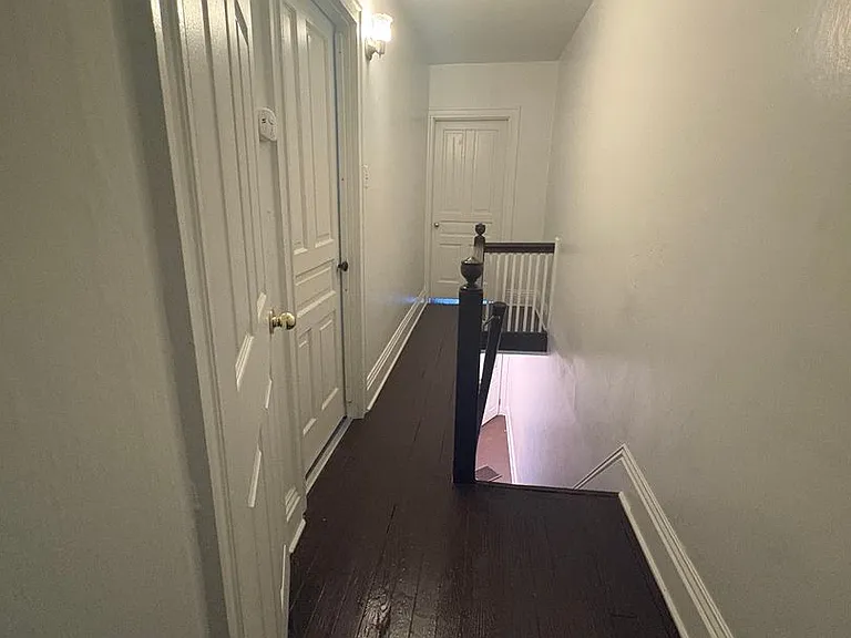 504 Wallace St — Photo 5