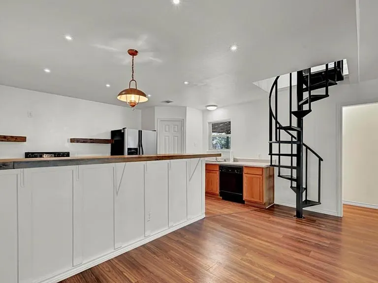 1029 Shoreline Dr — Photo 12