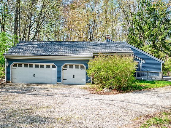 4th image of 9800 Roberts Rd