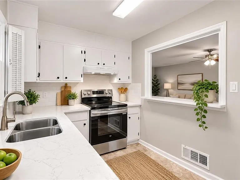 801 Marstevan Dr NE — Photo 12
