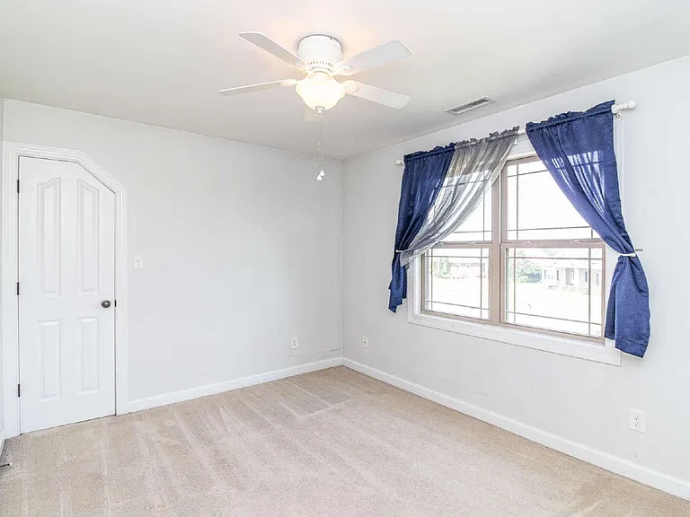 303 Glenn Laurel Dr — Photo 31