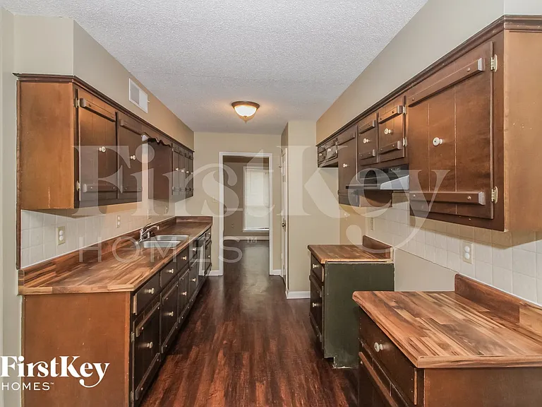 7161 Oak Chase Ln — Photo 6