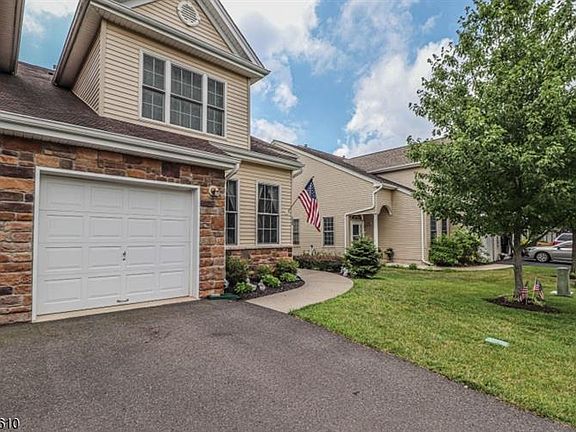 2nd image of 68 Saratoga Ct
